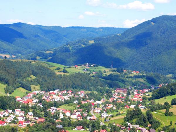 Widok z górnej stacji wyciągu narciarskiego