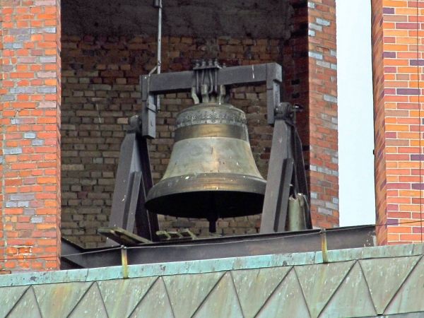 Jeden z dzwonów kościelnych