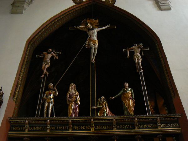 Unikatowa belka w kościele farnym.