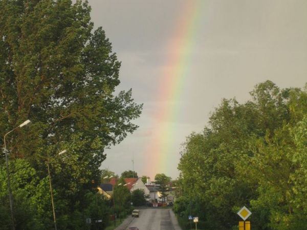 TĘCZA  WSKAZYWAŁA  DROGĘ