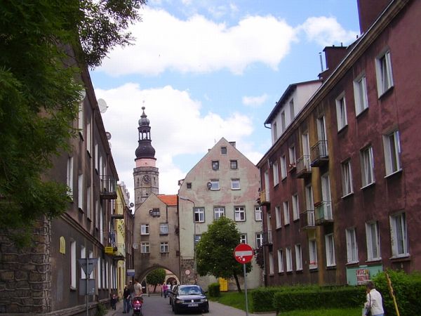 Od ul. Kutuzowa na Bramę Piastów - Rynek (Ratusz)