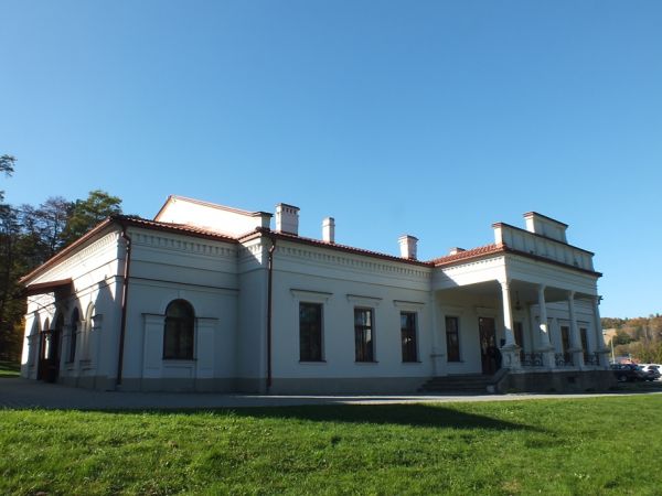 Dwór I.J. Paderewskiego, obecnie Muzeum Paderewskiego oraz siedziba Centrum Paderewskiego