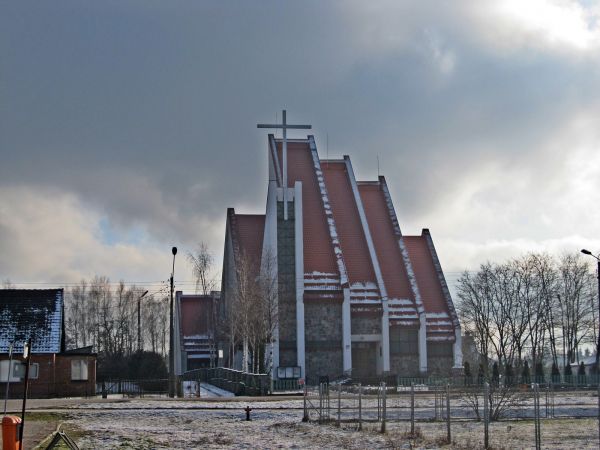 Kościół w zimowej scenerii