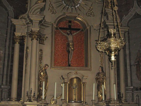 Kościół ufundował w 1755 roku Jerzy August Wandalin Mniszech s. Józefa. Rozbudowany był w 1893r., natomiast w 1930 roku gruntownie wyremontowany. Józef Wandalin