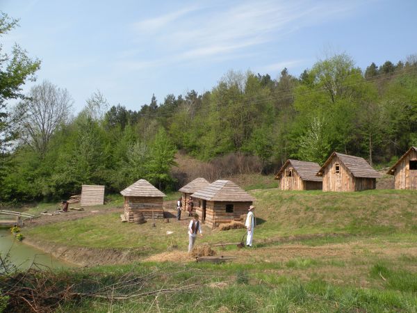 Wioska Fantasy 
film http://www.youtube.com/user/11miko#p/u/0/Q2uC1dYLMwI