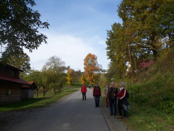 ludzie tam napotkani twierdzili, iż czują się wyróżnieni mogąc tam zamieszkiwać i wiele w tym prawdy, my możemy popatrzeć ewentualnie domki nad Sanem  wynająć.