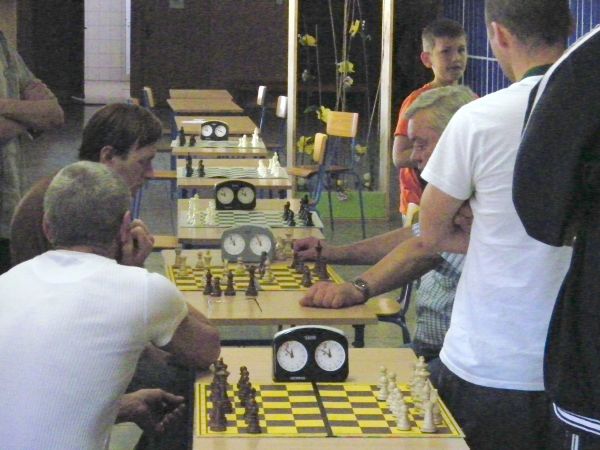 w dni gminy Pieńsk w turnieju szachowym zajełem 9 miejsce mogło być lepiej ale to już historia pewność siebie mnie zgubiła