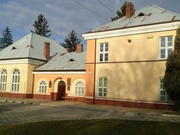 Liceum Ogólnokształcące w Chobrzanach