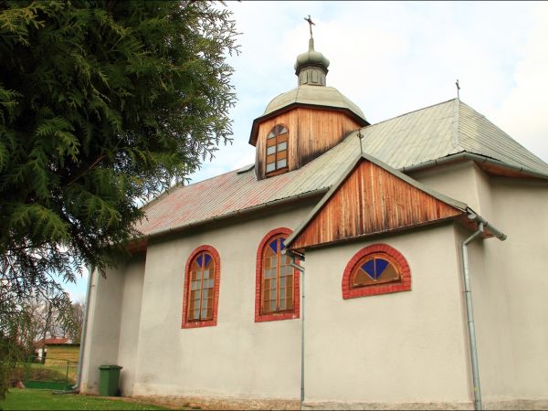 Murowana filialna cerkiew greckokatolicka p.w. św. Michała Archanioła w Mielnowie. Zbudowana w latach 1898–1908. Po wojnie cerkiew użytkowana jest przez kościół