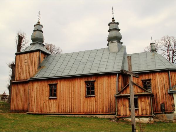 Dawna cerkiew filialna greckokatolicka pw. Przemienienia Pańskiego w Siemuszowej - ( od 1946 r. kościół filialny rzymskokatolicki p.w. Chrztu Pańskiego), wznies
