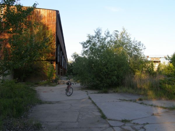 Zdewastowana fabryka domów ul. Północnej   fot.  27