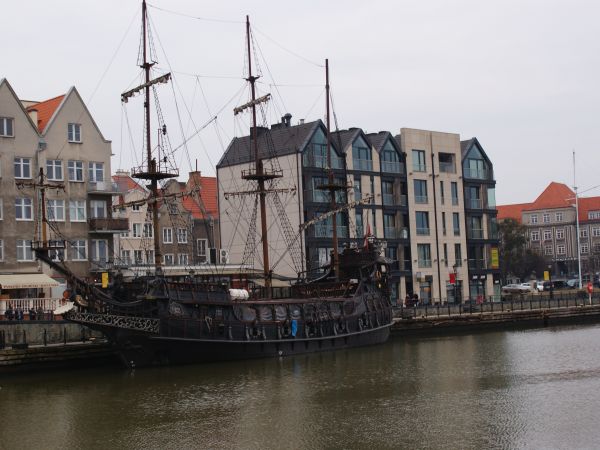 Statek "Czarna Perła".