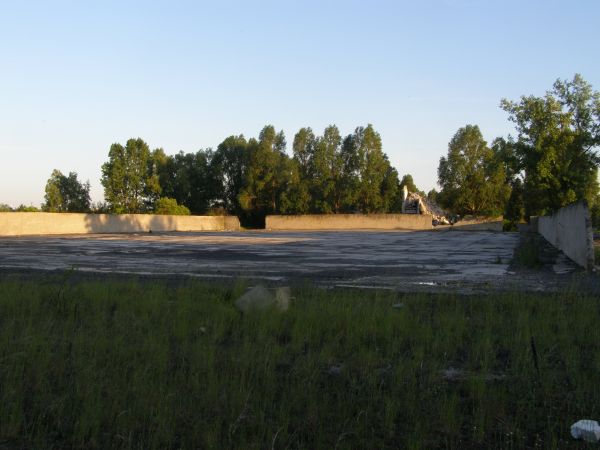 Zdewastowana fabryka domów ul. Północnej   fot.  34