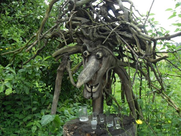 Wspaniała galeria Pana Zdzisława Pękalskiego w Hoczwi - z czarownicą trzeba na wejściu wypić jednego