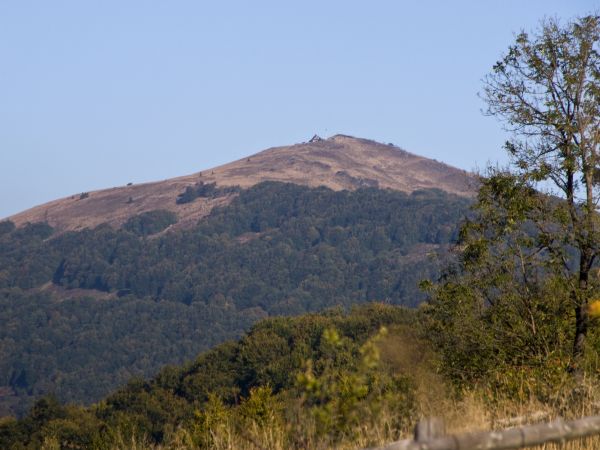Przełęcz Wyżniańska-widok na Połoninę Wetlińską