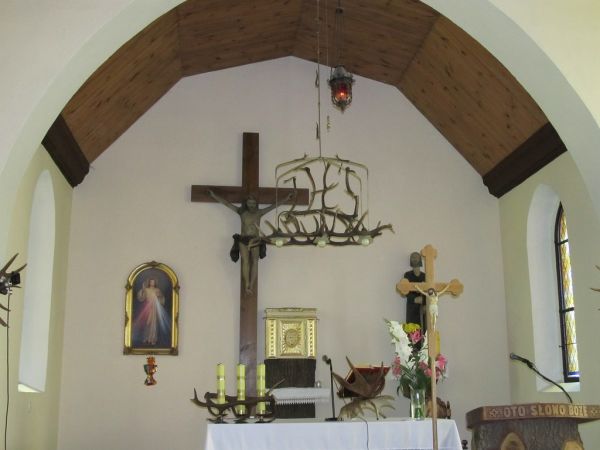 Wnętrze kościoła p.w. św. Józefa Oblubieńca w Hucie Kalnej