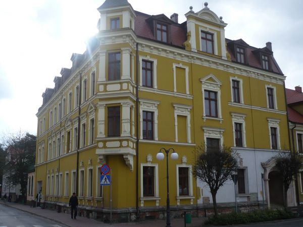 W Krotoszynie jest wiele ciekawych kamienic z XIX w.o ciekawej architekturze .