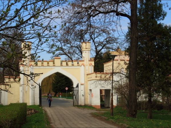 Pałac Lubomirskich w Przemyślu - Bakończycach .  Wybudowany w latach 1885–1887 przez księcia Hieronima Adama Lubomirskiego, według projektu Maksymiliana Nitscha
