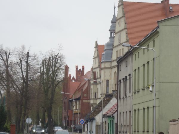 Ul. Żwirki i Wigury (daw. Rządowa) w kierunku wsch.