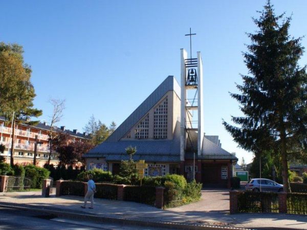 Kościół,  Dźwirzyno - wrzesień 2011