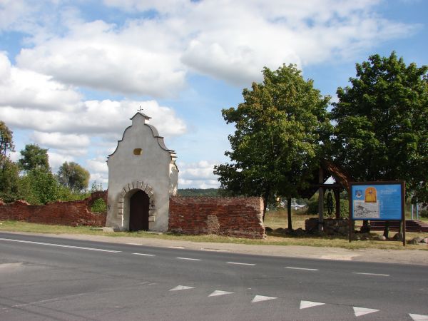 Objawienie  Matki Boskiej Łąkowskiej. Wieki trwająca legenda głosi, że dzieci, pasące bydło na łąkach bratiańskich, nagle bardzo się przelękły, bo piękny jakiś