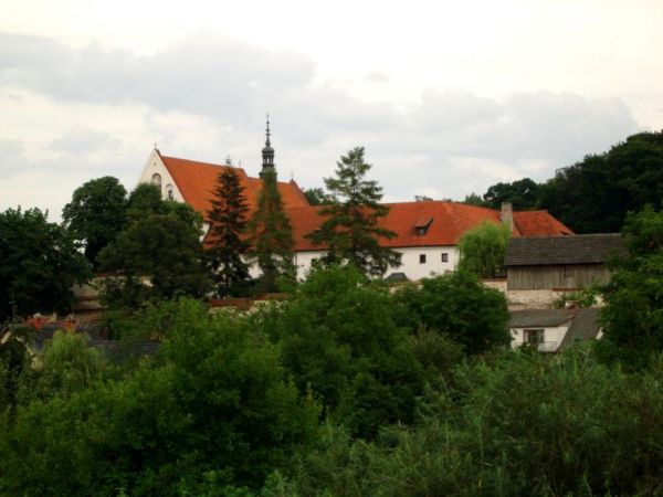Widok na klasztor z Nawislanskiego Bulwaru