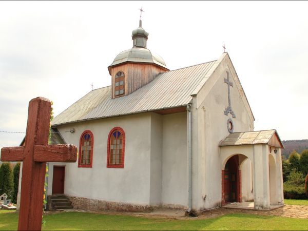Murowana filialna cerkiew greckokatolicka p.w. św. Michała Archanioła w Mielnowie. Zbudowana w latach 1898–1908. Po wojnie cerkiew użytkowana jest przez kościół