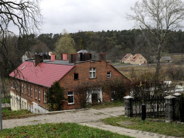W tym domu, mieszka Pani Barbaro wspomniana chrzestna. Jej wiek i nieufność do osób postronnych nie pozwoliła na bezpośrednią rozmowę.