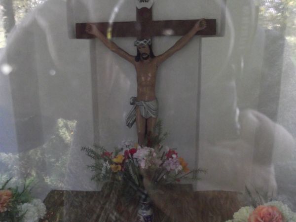 krzyż w kaplicy na cmentarzu cholerycznym, przy temacie : podczas epidemii ale i przy chorobach skóry - pomocne były / skuteczne modlitwy do św. Antoniego.