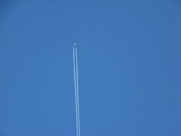 Samolot nad Kamionkami