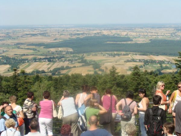 Gdzieś tam w dole Jeziorko,widok ze świętego krzyża.