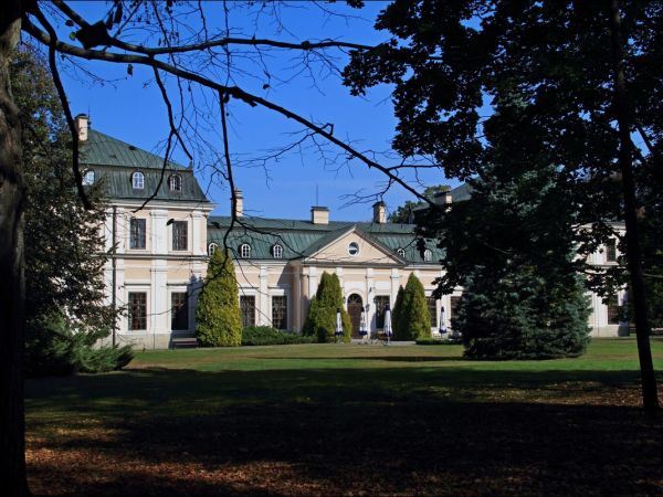 Zespół pałacowo - parkowy Czartoryskich .