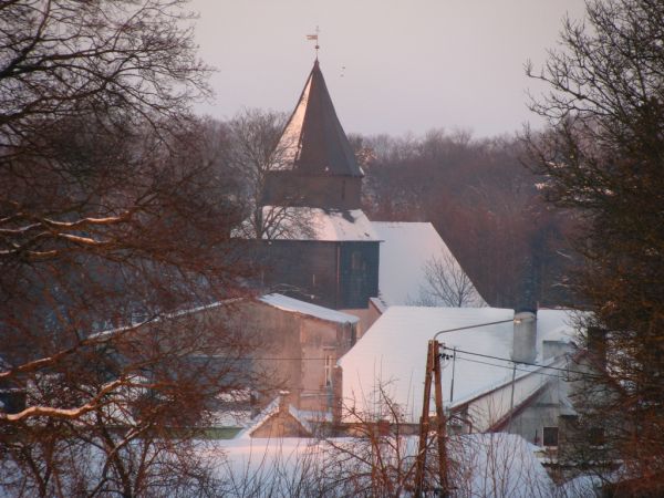 Zima 2010r. Kościół przed zachodem słońca.