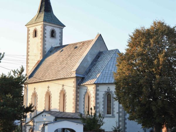 RENESANSOWY KOŚCIÓŁ pw. ŚWIETEJ KATARZYNY, WOKÓŁ Z DUŻYCH GŁAZÓW -  w części zabytkowy.