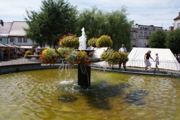 Fontanna na Rynku. Czaplinek - lipiec 2011