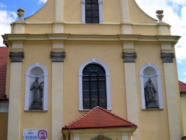 Złotoryja-kościół św. Jadwigi

barokowa ściana frontowa kościoła z figurami świętych Antoniego i Franciszka;

Św. Jadwiga była żoną Henryka Brodatego władaj