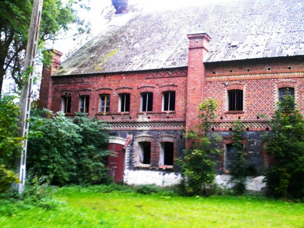 Część zabudowań gospodarskich.