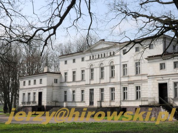 Rakoniewice. Pałac Czarneckich z 1840 r w stylu neorenesansowym.