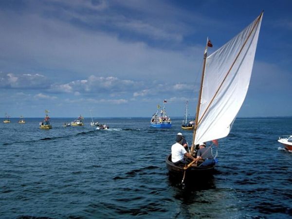 Pielgrzymka łodziami.Święto. Piotra i  Pawła. A.Olej/K.Kobus-TRAVELPHOTO