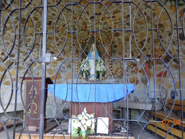 Kaplica Matki Bożej - nad / przy źródełku.
