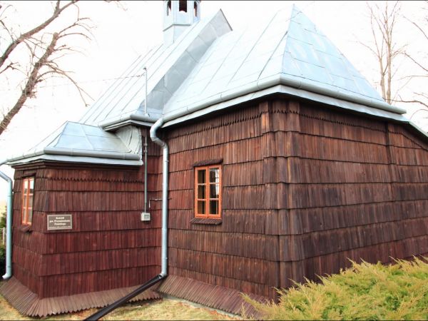 Kościół p.w. Przemienienia Pańskiego d. cerkiew greckokatolicka. Rok budowy 1683 r.  Przebudowany w 1865 r.