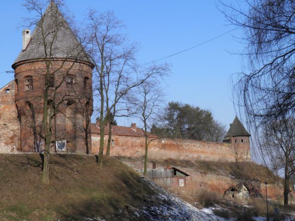 Wzgórze Św. Michała . Mury obronne  Klasztoru SS. Benedyktynek .