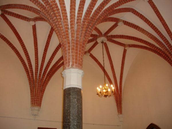 Zamek kapituły pomezańskiej. Jego budowę zaczęto w 1322 roku.