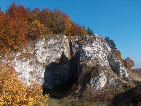Były kamieniołom. Obecnie ścianka wspinaczkowa