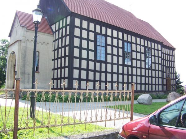 KOŚCIÓŁ PARAFIALNY W SYPNIEWIE.