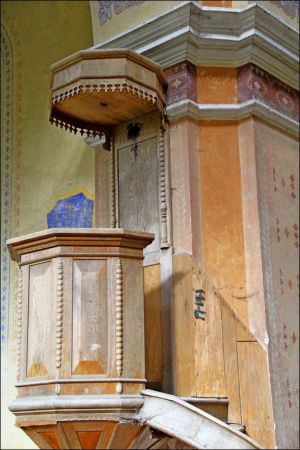 Murowana cerkiew p.w. Opieki NMP . Zbudowana w 1913 r. Wewnątrz cenna polichromia. W latach 1947-71 - magazyn. Obecnie opuszczona i zaniedbana.