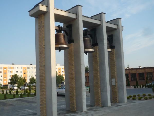 Nowa dzwonnica przy parafii P.w Sw.Pawła Apostoła poświęcona  13  czerwca 2018r przez ks.pip Łukasza Buzuna