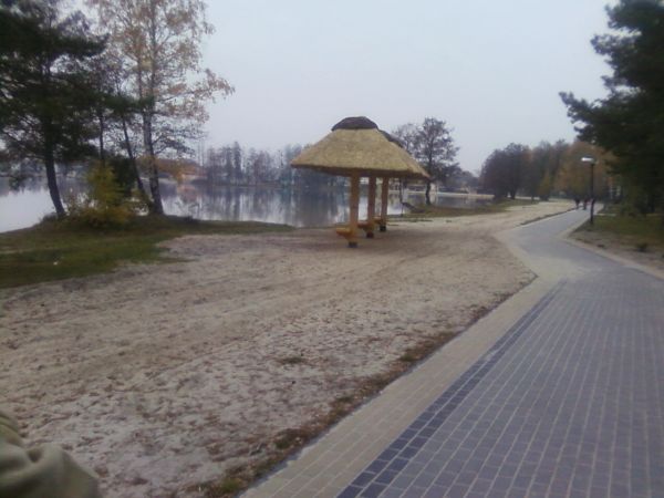 Nad Jeziorem Białym w listopadzie 2011