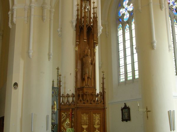 Wąwolnica - Bazylika Mniejsza - chrzcielnica