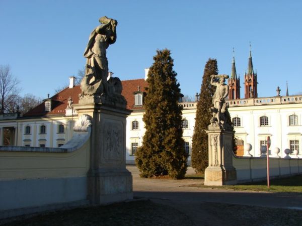 Wejscie na dziedziniec